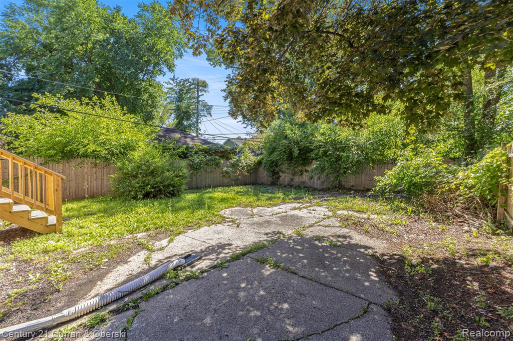 main property photo 41