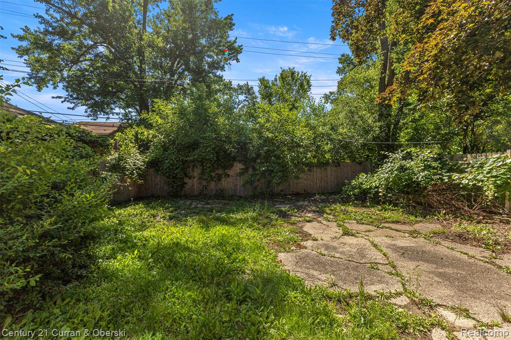 main property photo 45