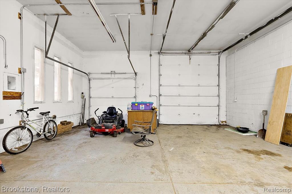 main property photo 60