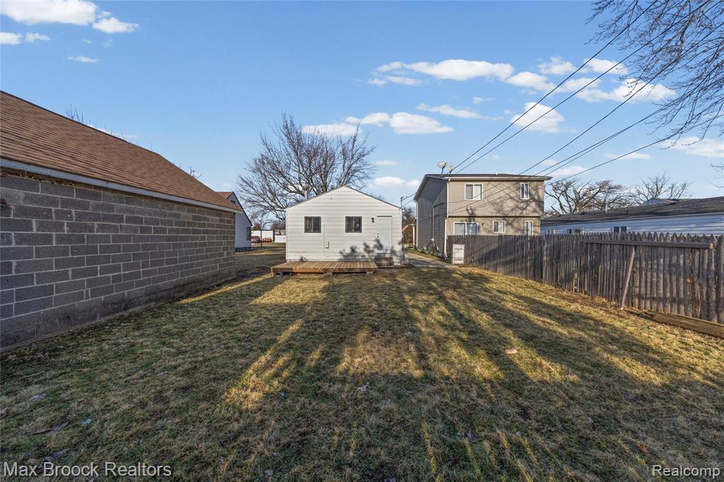 main property photo 35