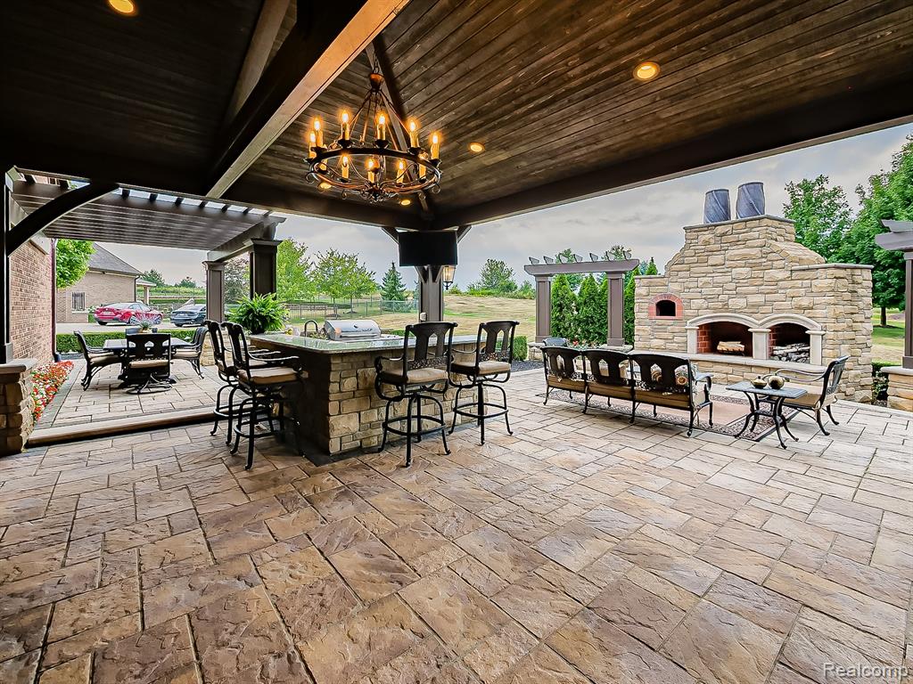 main property photo 65