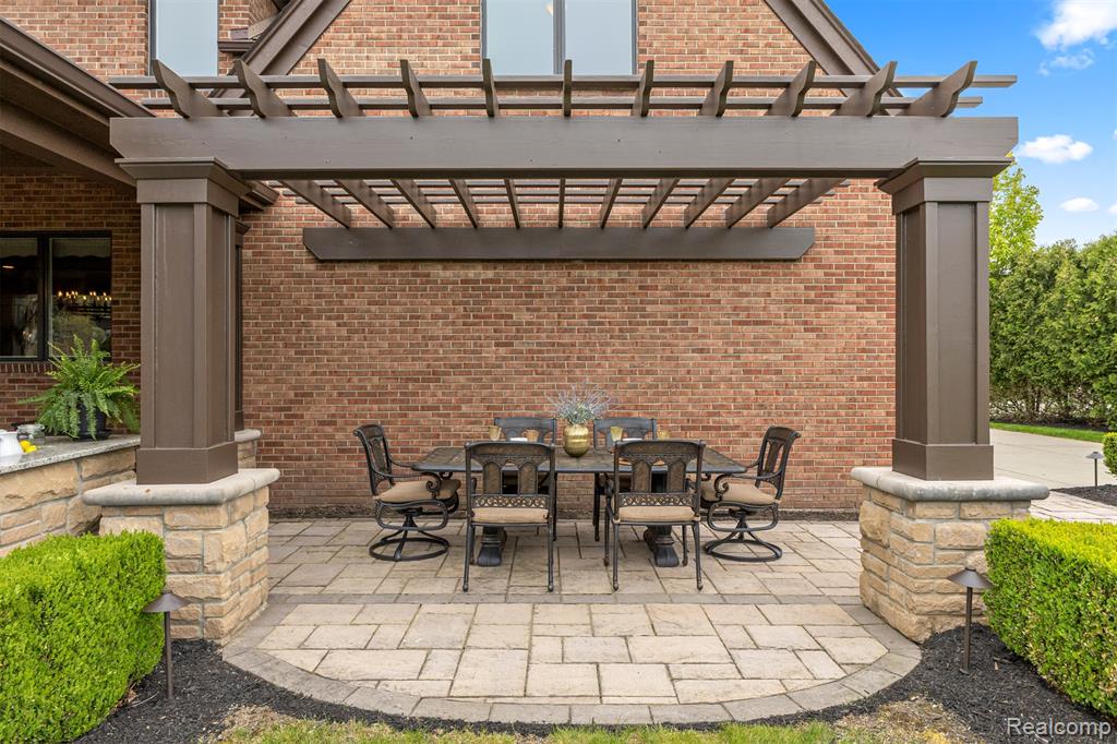 main property photo 78