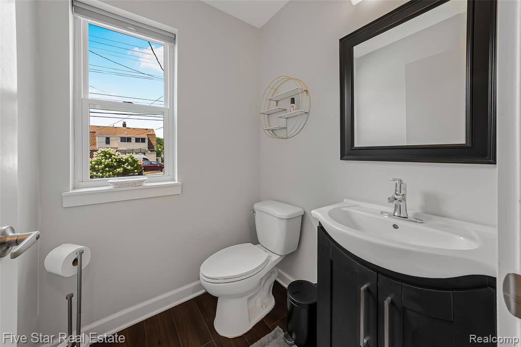 main property photo 18