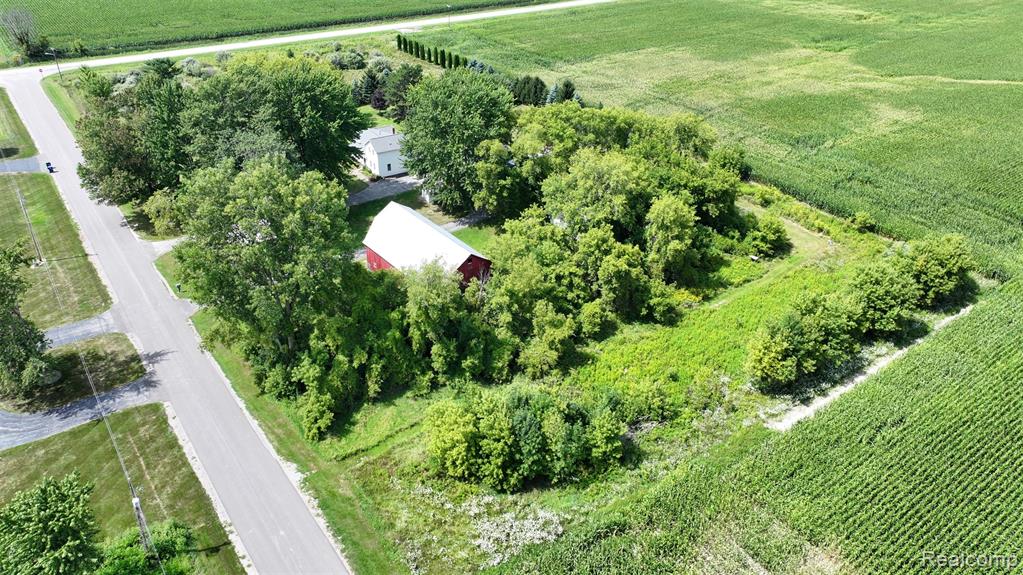 main property photo 28