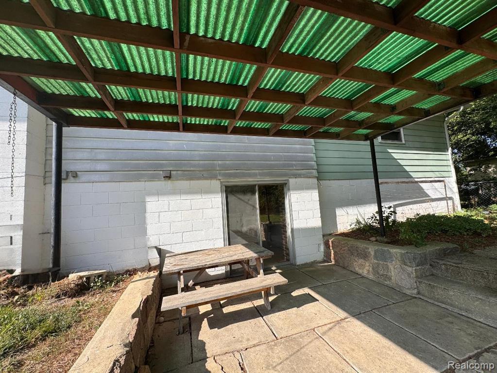 main property photo 16