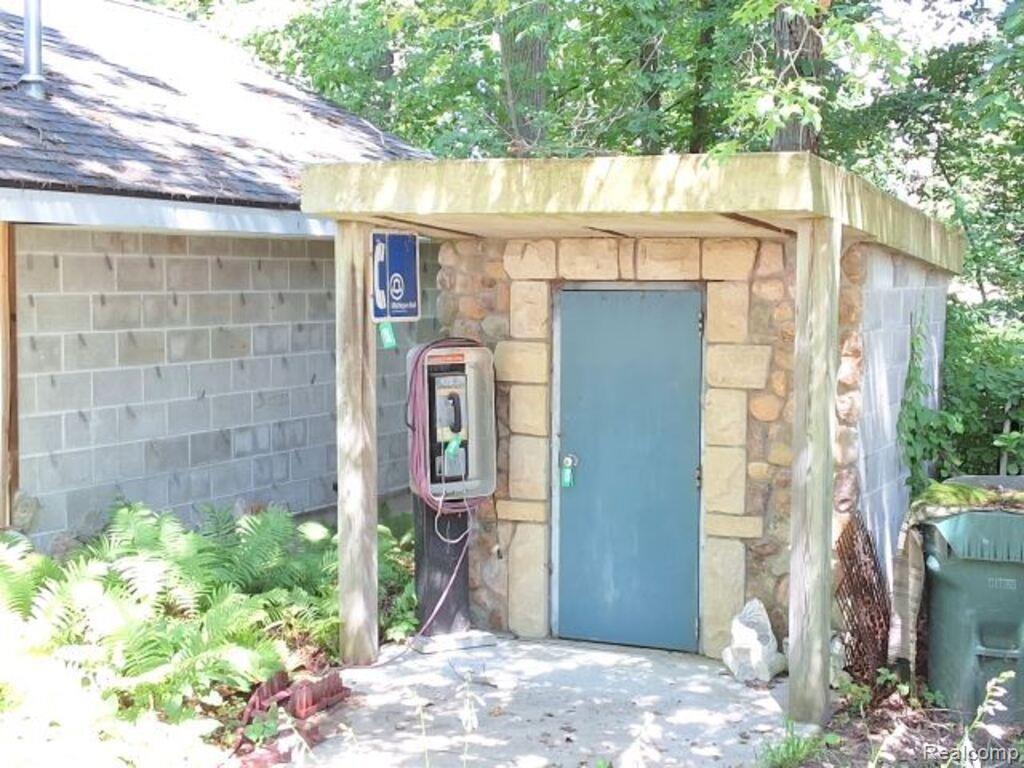 main property photo 22