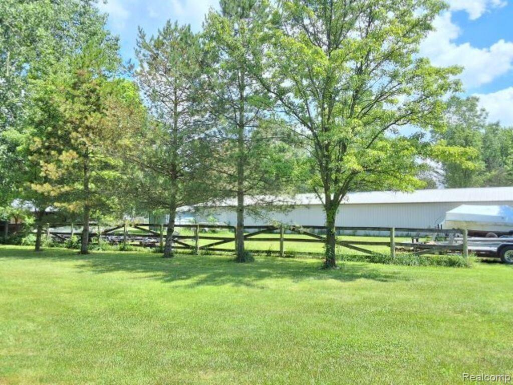 main property photo 30