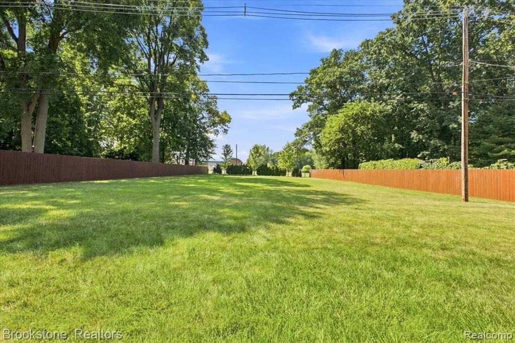 main property photo 32