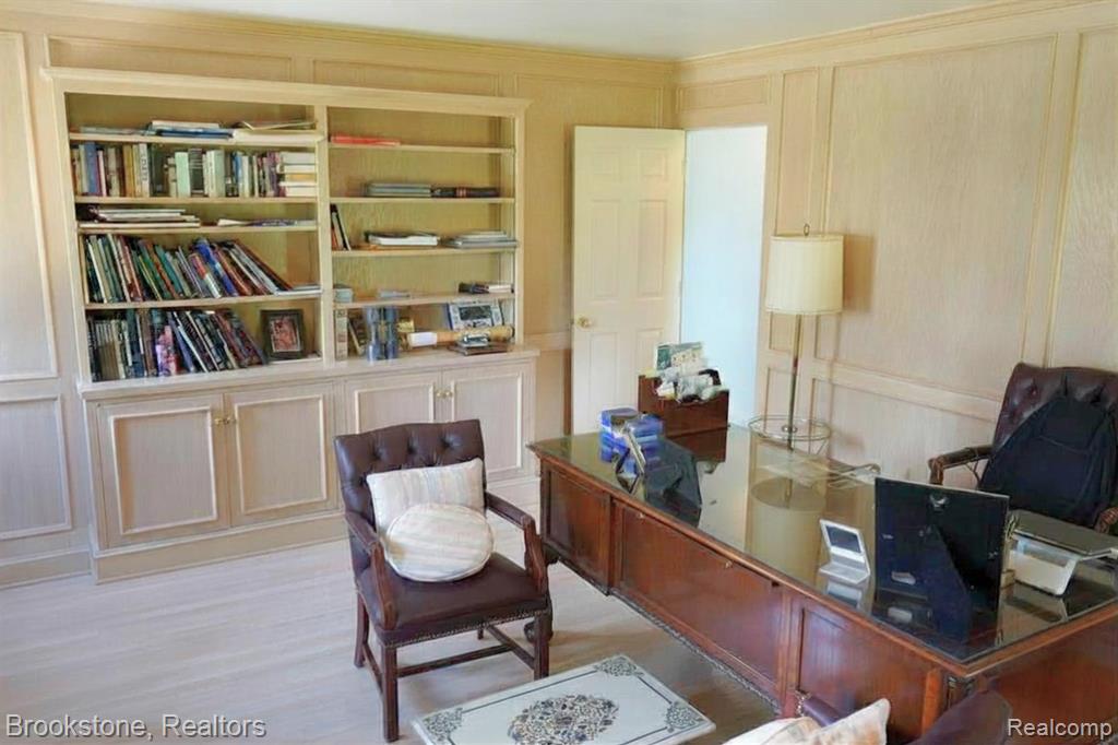 main property photo 17