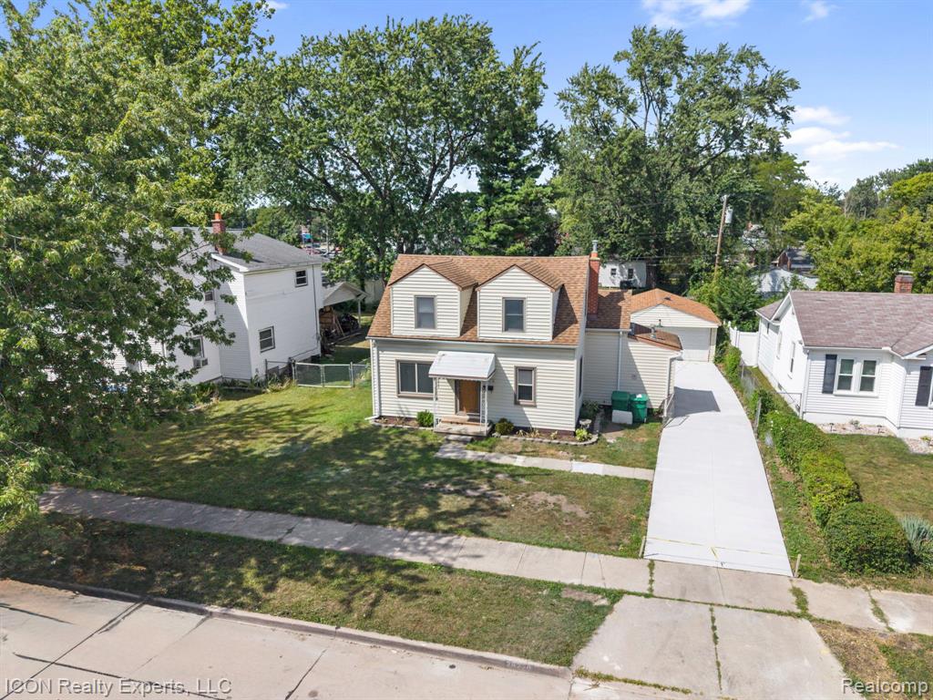 main property photo 28
