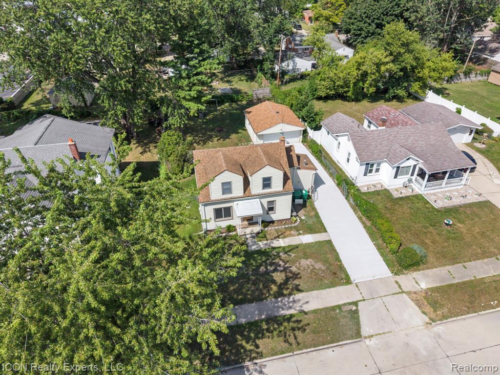 main property photo 29