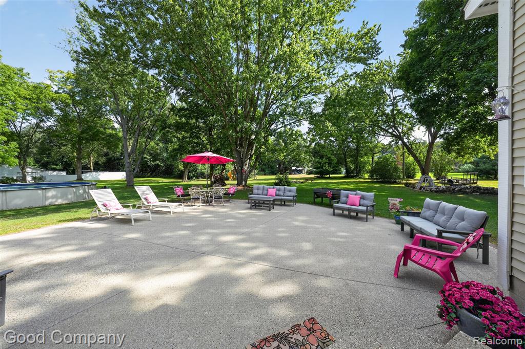 main property photo 50