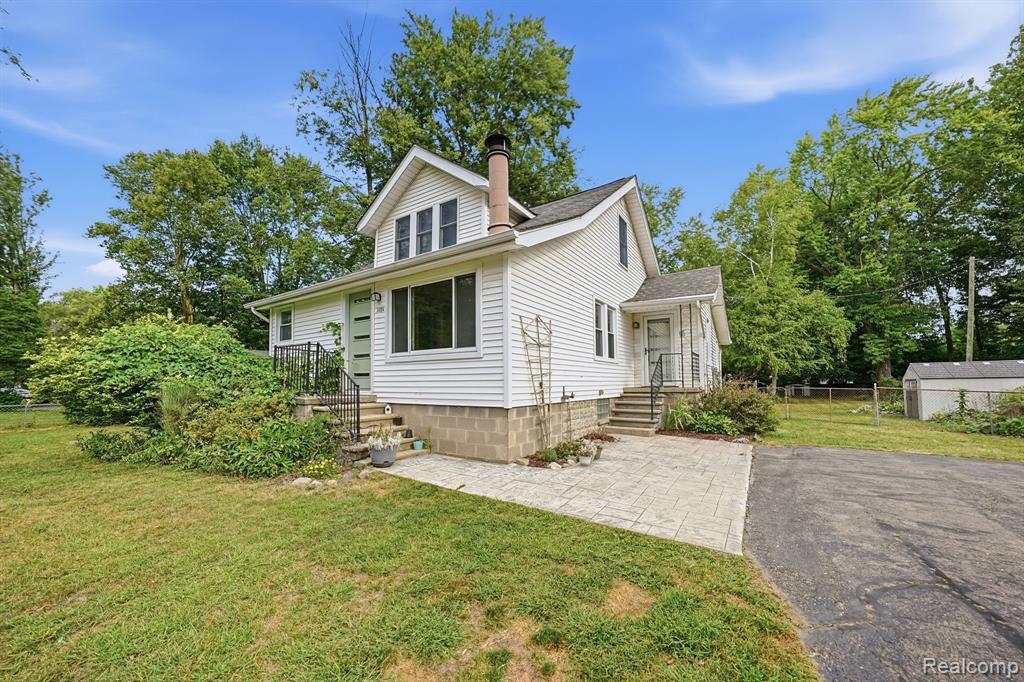 main property photo 2