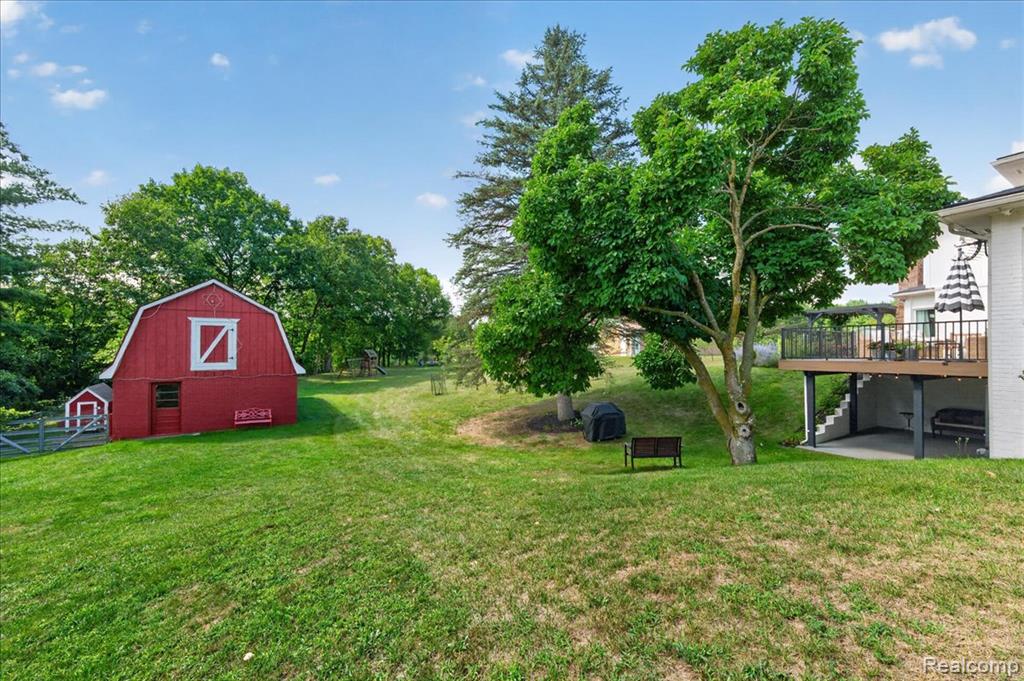 main property photo 47