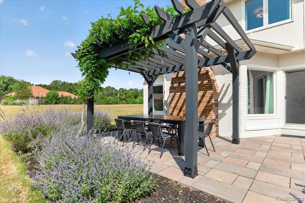 main property photo 51