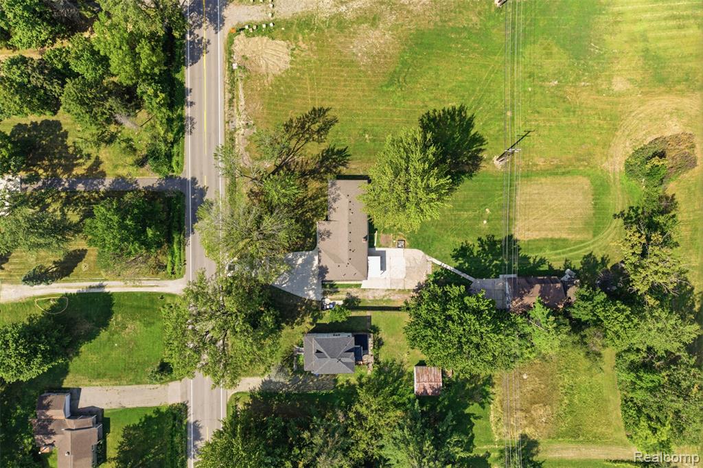 main property photo 44