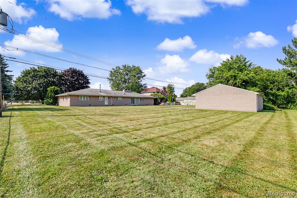 main property photo 41