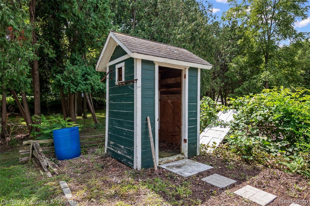 main property photo 36