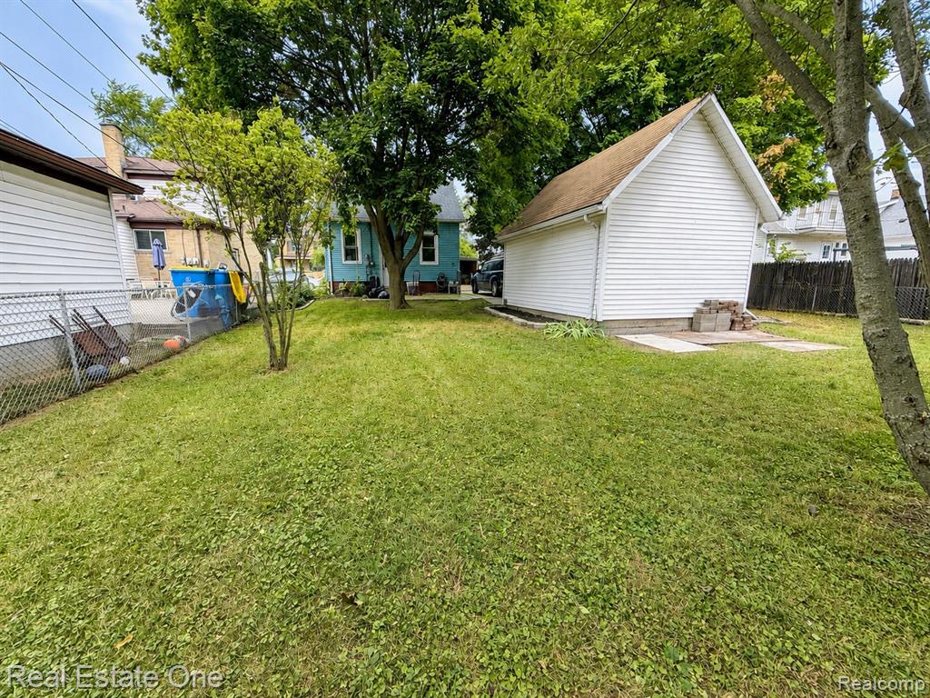 main property photo 24