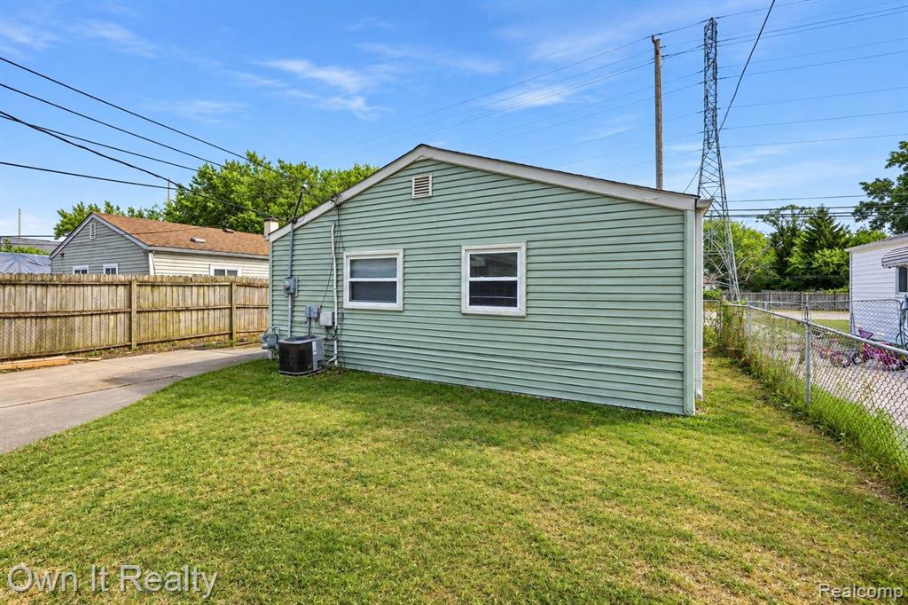 main property photo 19