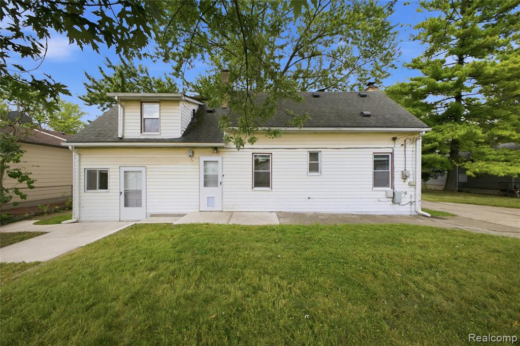 main property photo 25