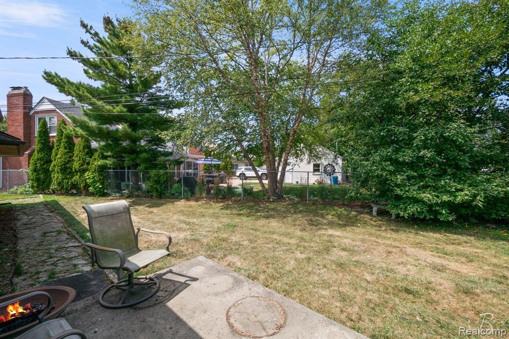 main property photo 50