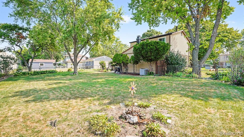 main property photo 22