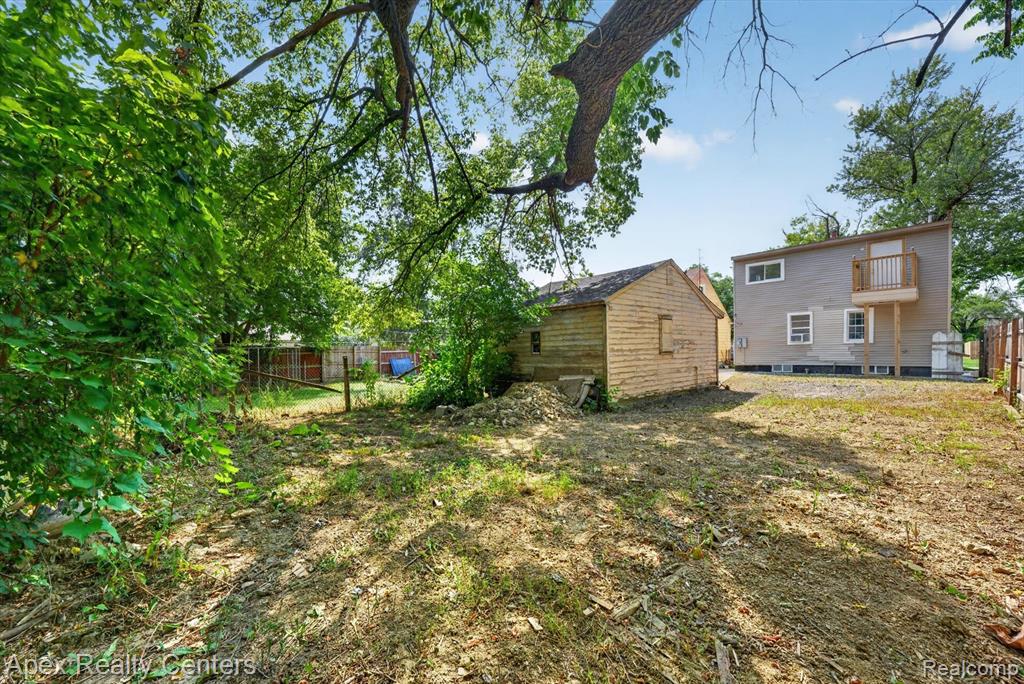 main property photo 39