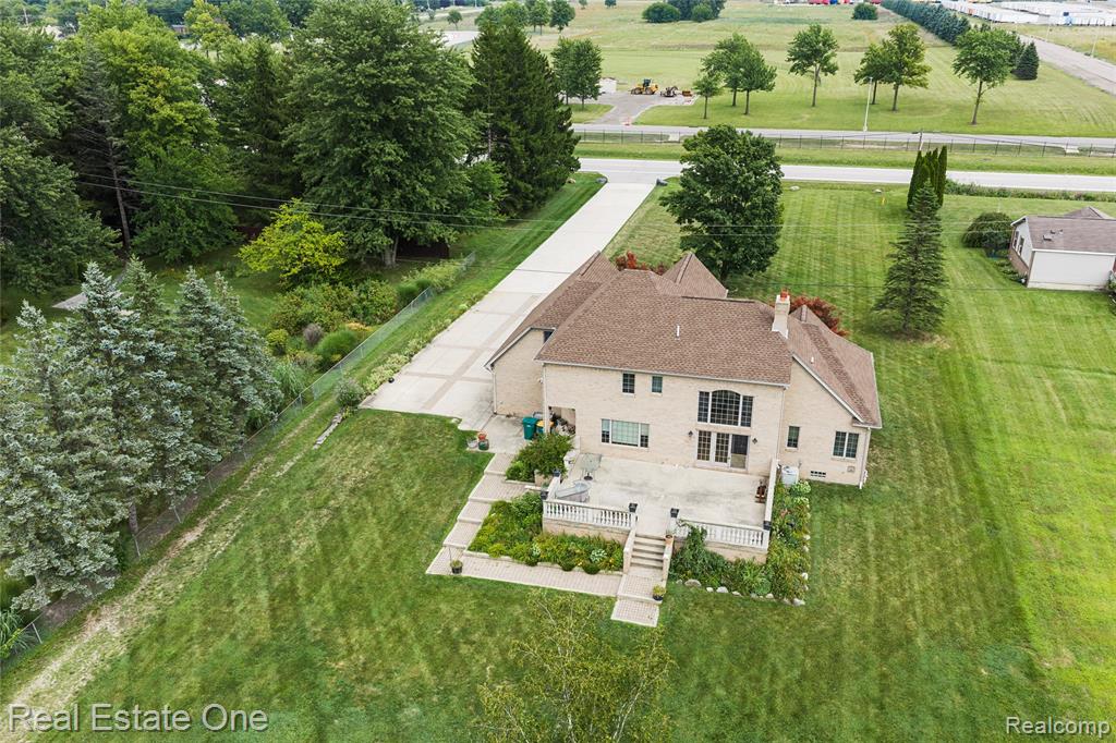 main property photo 11
