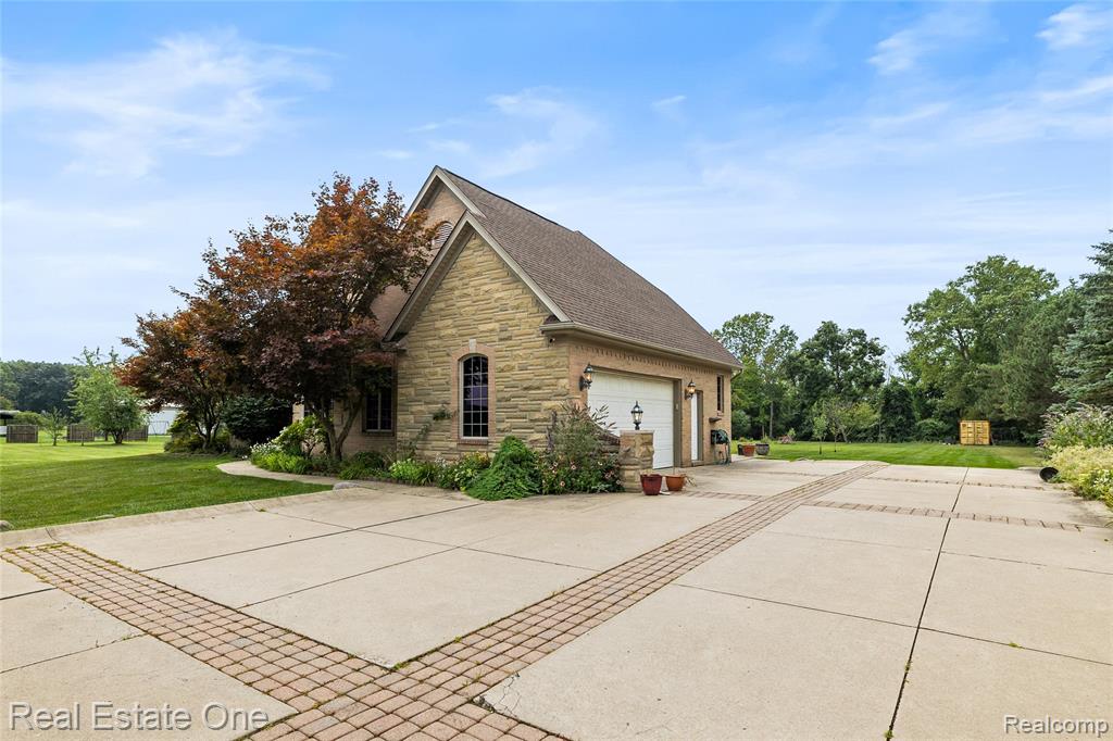 main property photo 15