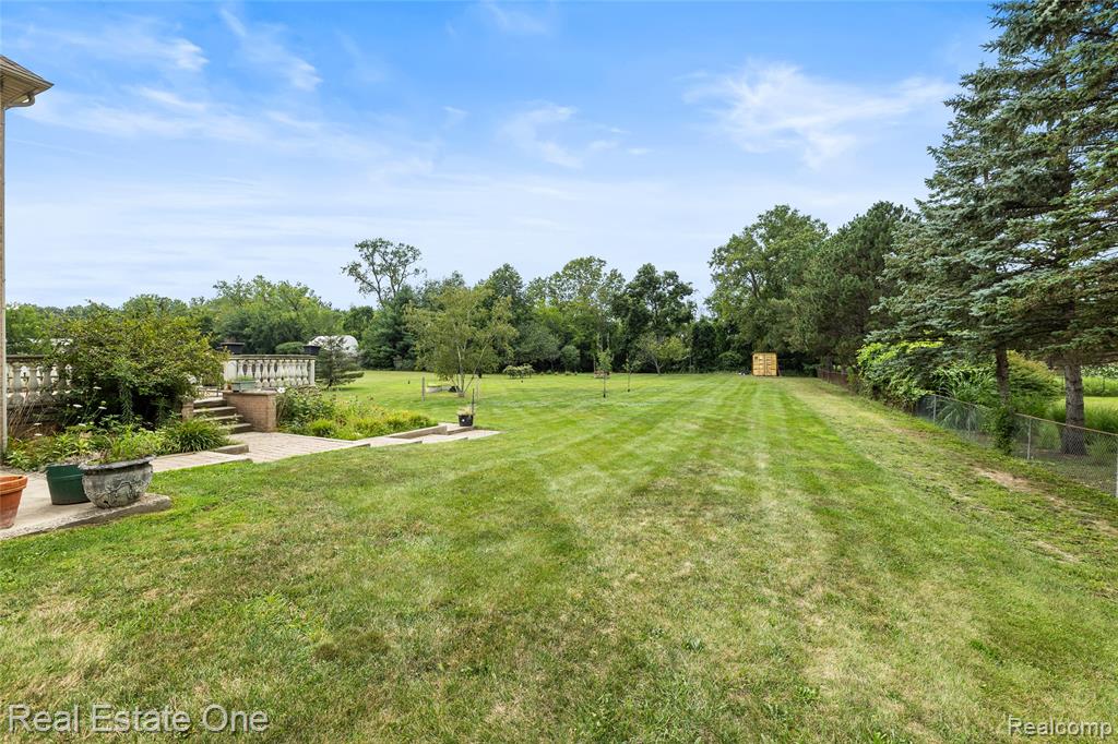 main property photo 17