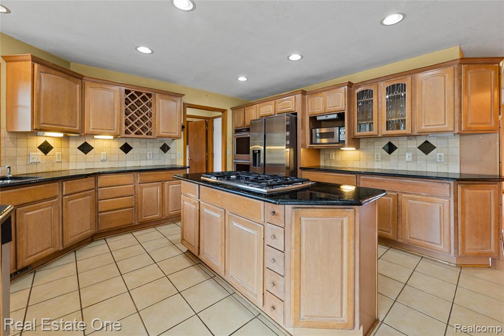 main property photo 40