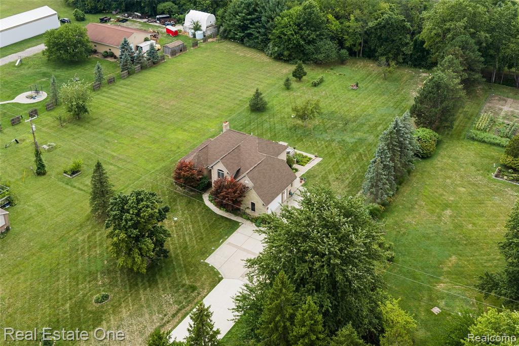 main property photo 7