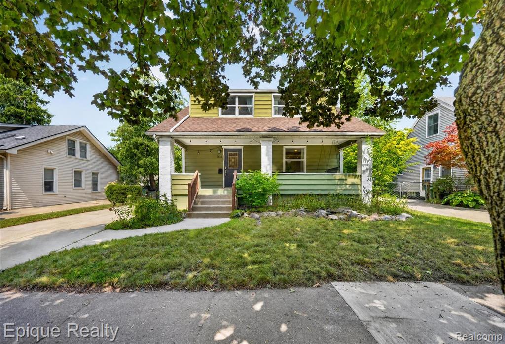 main property photo 25