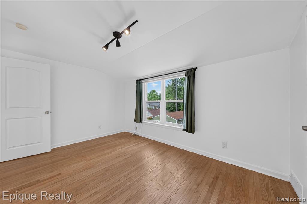 main property photo 54