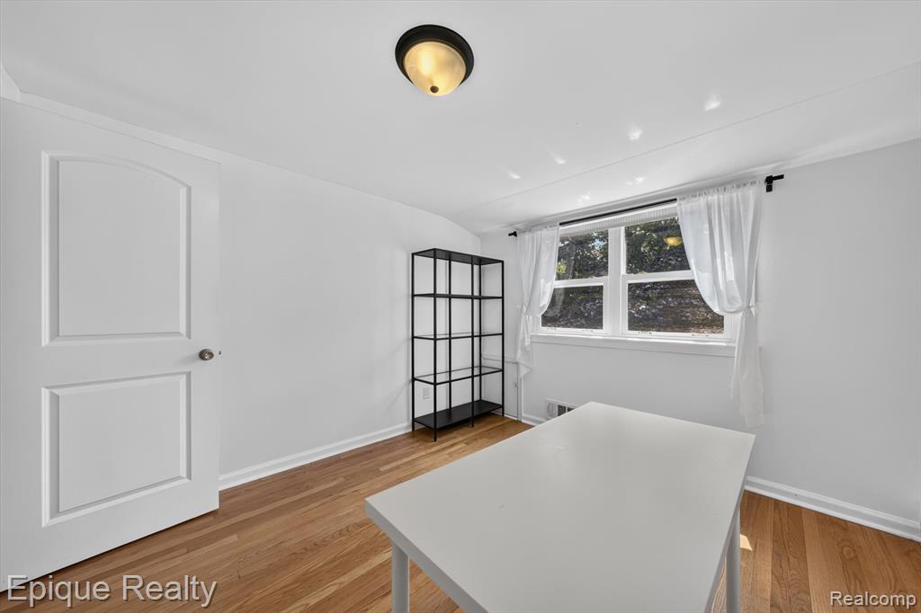 main property photo 60