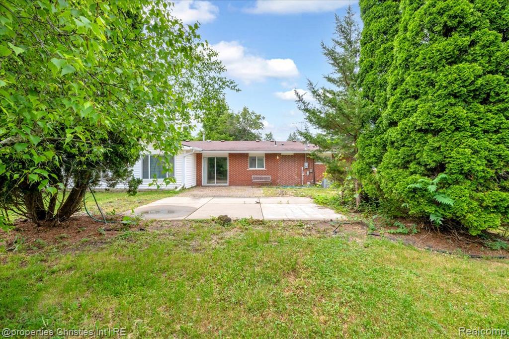 main property photo 32