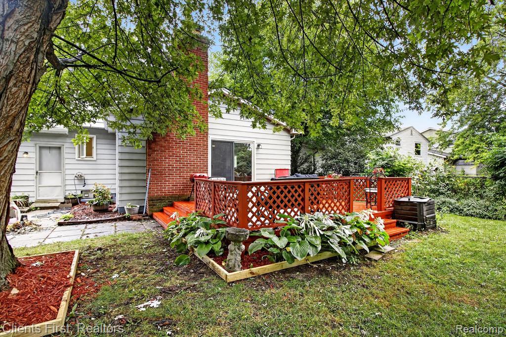 main property photo 28