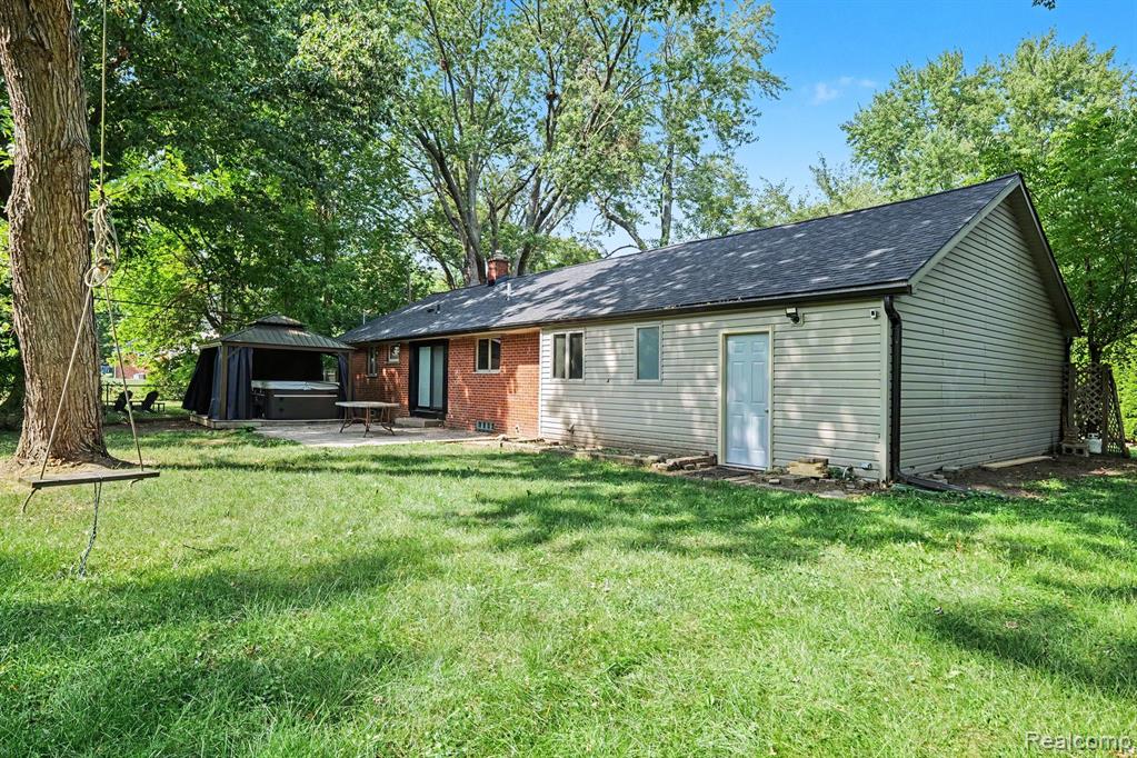 main property photo 6