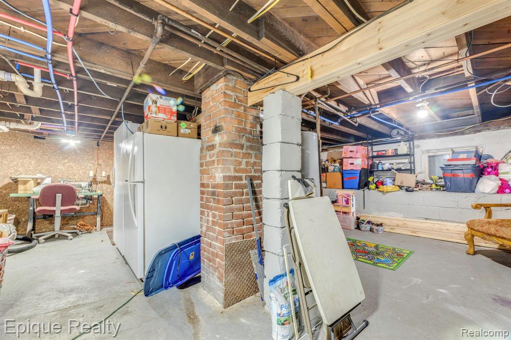 main property photo 38