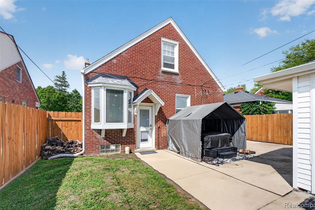 main property photo 39