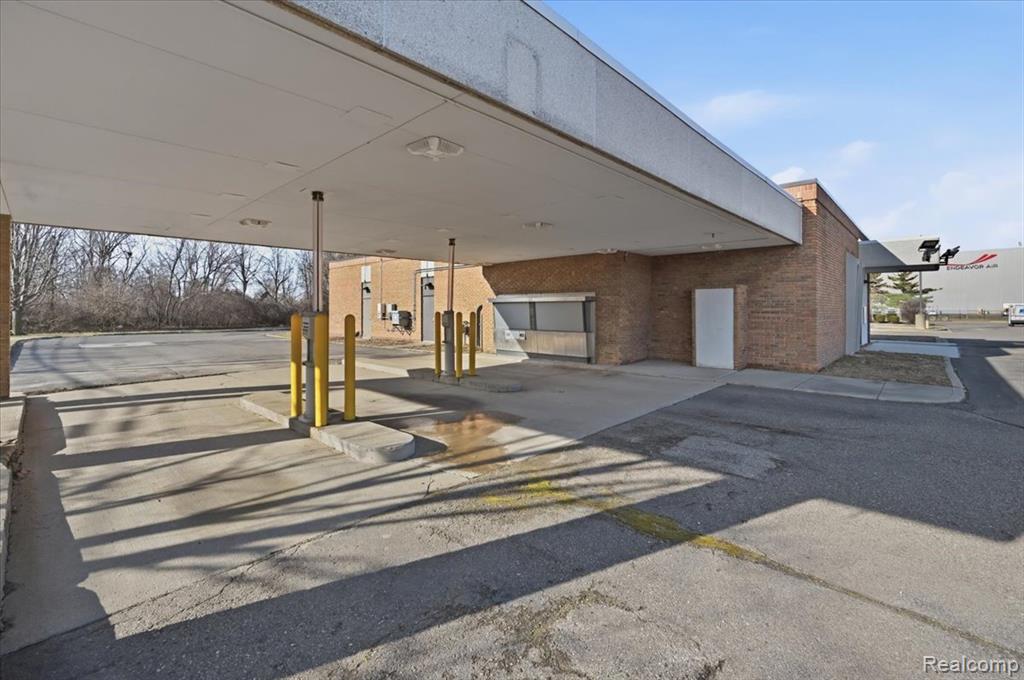 main property photo 32