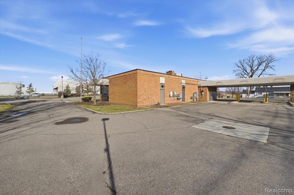main property photo 34