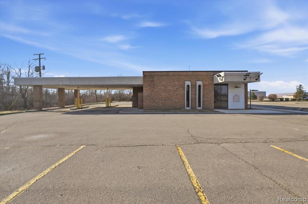 main property photo 37