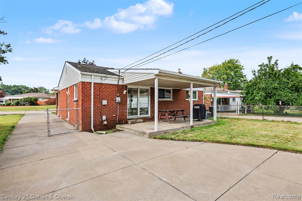 main property photo 36