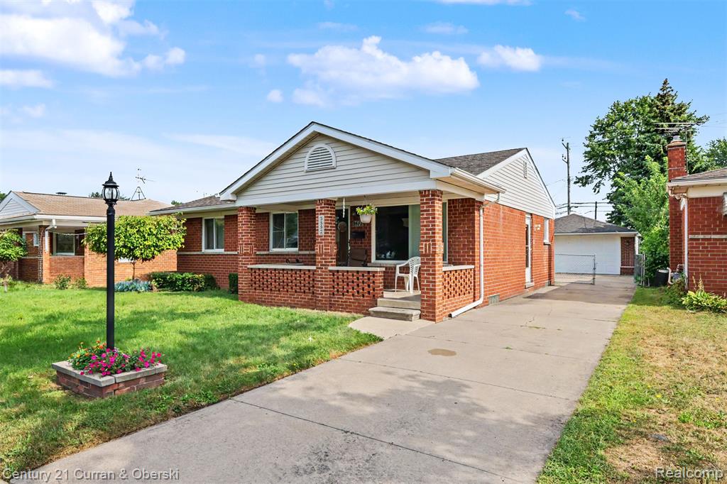 main property photo 41