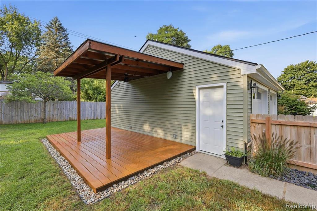 main property photo 33