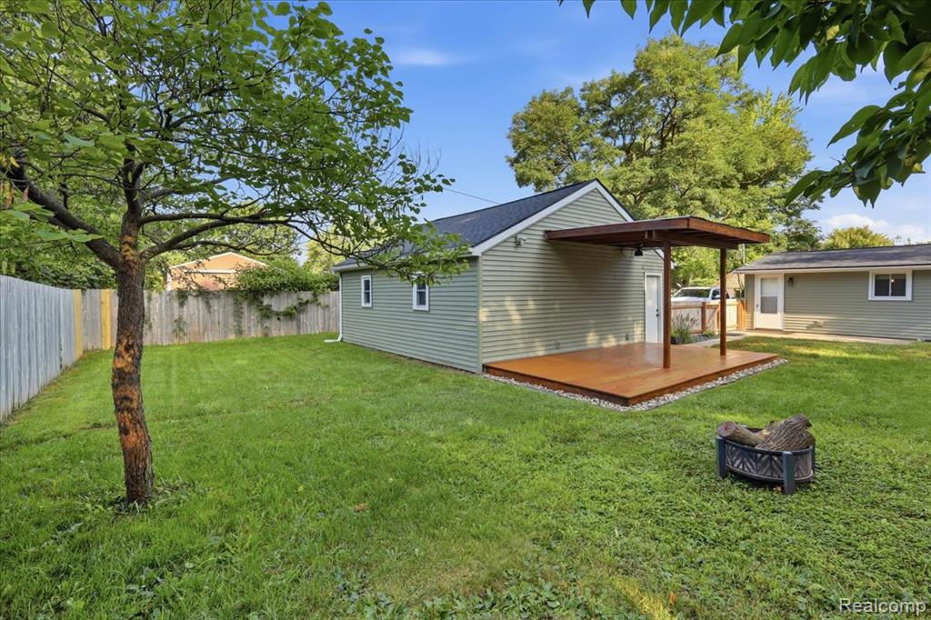 main property photo 35