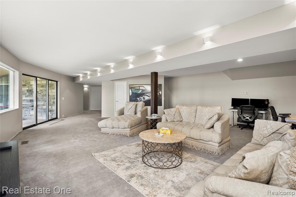 main property photo 59