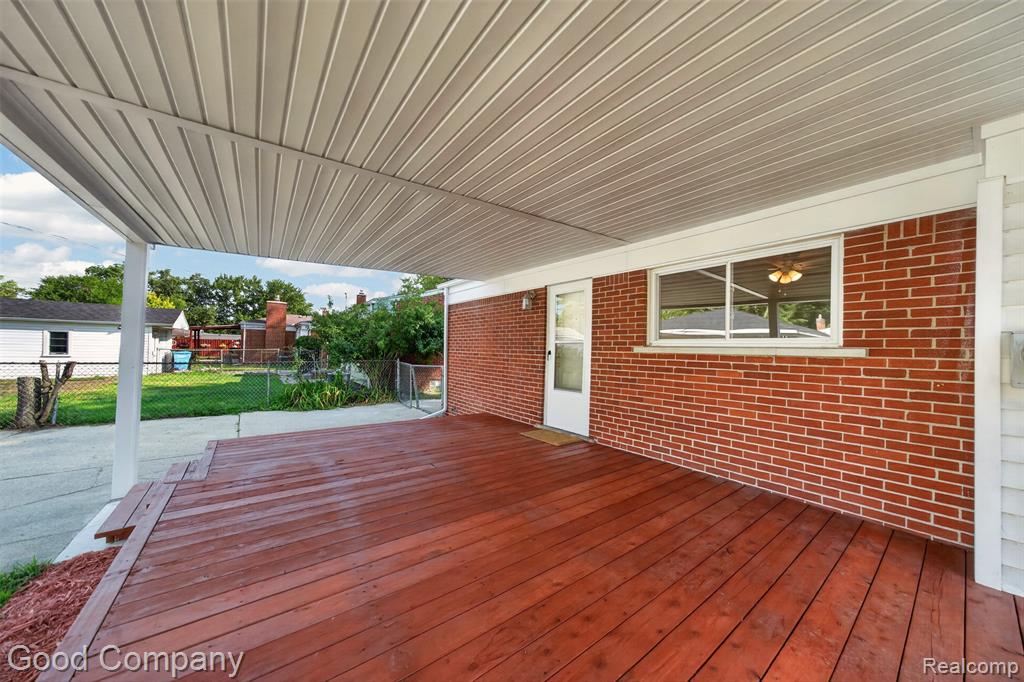 main property photo 18